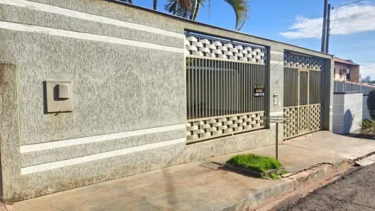 Casa com 3 Quartos para alugar, 187m² no São Vicente, Londrina