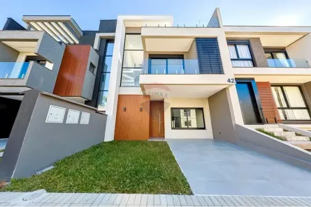 Casa de Condomínio com 3 Quartos à venda, 170m² no Pinheirinho, Curitiba