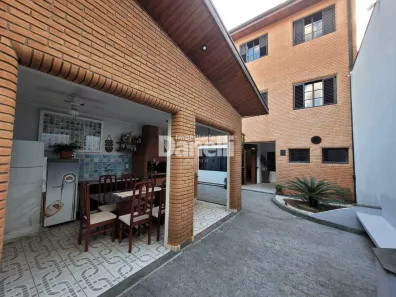 Casa com 5 Quartos para alugar, 247m² no Vila das Jabuticabeiras, Taubaté