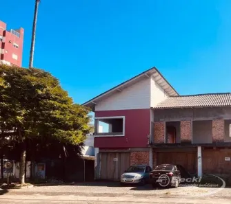 Imóvel Comercial à venda, 800m² no Anita Garibaldi, Joinville