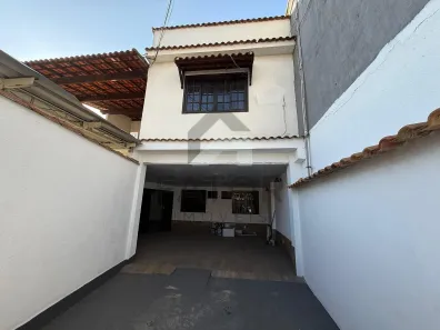 Casa com 5 Quartos para venda ou aluguel, 208m² no Comendador Soares, Nova Iguaçu