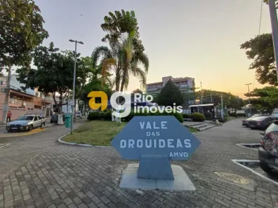 Casa de Condomínio com 3 Quartos para alugar, 210m² no Vila Valqueire, Rio de Janeiro