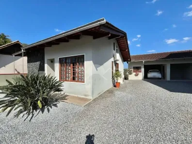 Casa com 2 Quartos à venda, 129m² no Floresta, Joinville