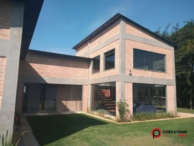 Fazenda/Sítio com 4 Quartos à venda, 184m² no Perímetro Urbano, Sarapuí