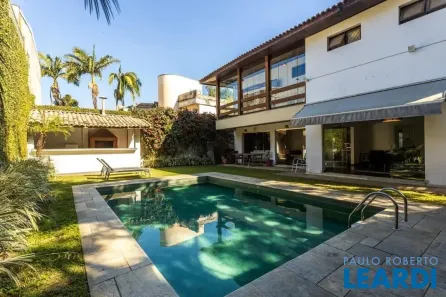Sobrado com 5 Quartos à venda, 539m² no Butantã, São Paulo
