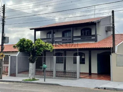 Casa com 3 Quartos para alugar, 252m² no São Pedro, Londrina