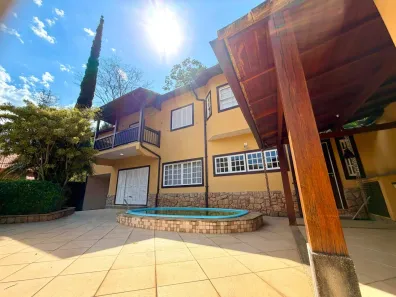 Casa com 4 Quartos à venda, 700m² no Carangola, Petrópolis