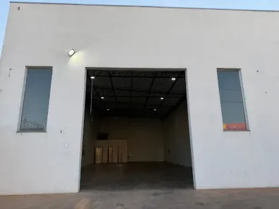 Galpão/Depósito/Armazém para alugar, 250m² no Parque das Laranjeiras, Uberaba