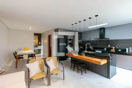 Casa com 2 Quartos à venda, 220m² no Carlos Prates, Belo Horizonte