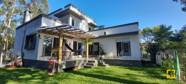 Casa com 2 Quartos à venda, 190m² no Ponta das Canas, Florianópolis