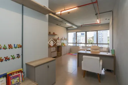 Sala Comercial à venda, 30m² no Chácara das Pedras, Porto Alegre