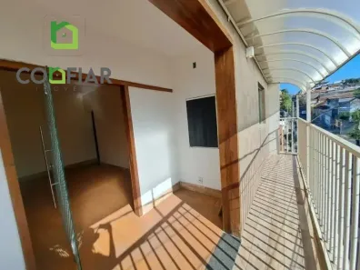Casa com 2 Quartos para alugar, 70m² no Ressaca, Contagem