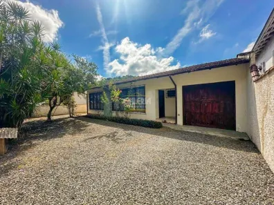 Casa com 3 Quartos à venda, 110m² no Glória, Joinville