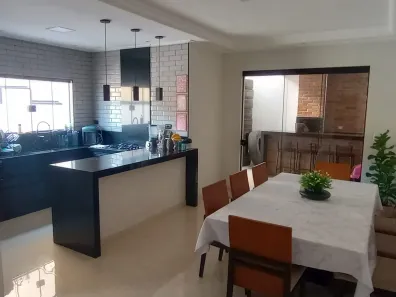 Sobrado com 3 Quartos à venda, 215m² no Loteamento Villa Branca, Jacareí