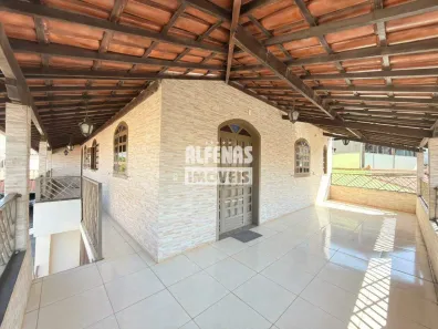 Casa com 3 Quartos à venda, 585m² no Santa Maria, Contagem