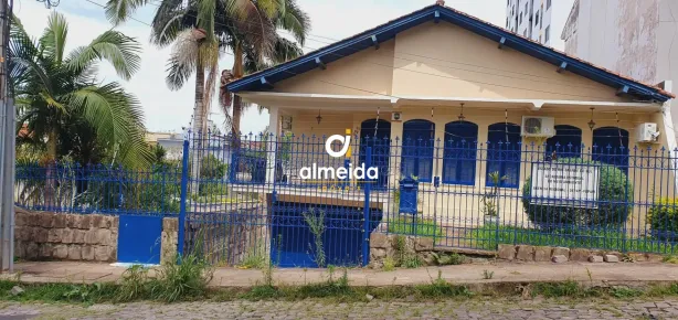 Casa com 4 Quartos à venda, 347m² no Nossa Senhora de Lourdes, Santa Maria