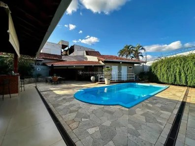 Casa com 7 Quartos à venda, 383m² no Cidade Jardim, Uberaba