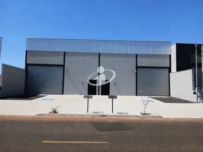 Galpão/Depósito/Armazém para alugar, 300m² no Novo Mundo, Uberlândia