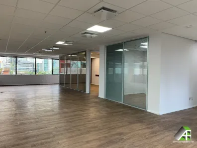 Sala Comercial com 1 Quarto para alugar, 589m² no Cidade Monções, São Paulo