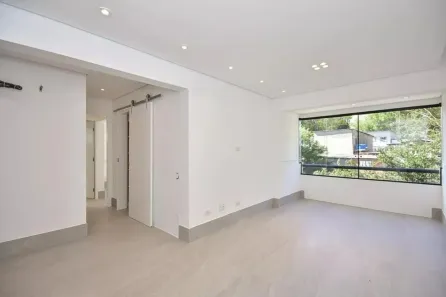 Apartamento com 2 Quartos para alugar, 55m² no Super Quadra Morumbi, São Paulo