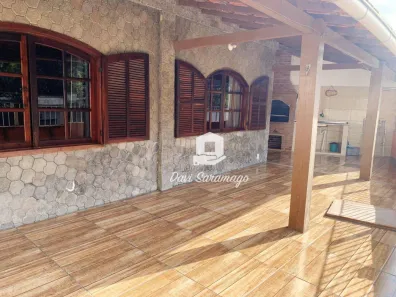 Casa com 7 Quartos à venda, 227m² no Rio do Ouro, São Gonçalo