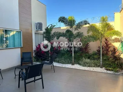 Casa com 3 Quartos à venda, 200m² no Dona Zulmira, Uberlândia