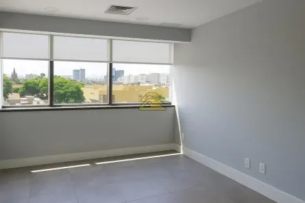Sala Comercial à venda, 28m² no Santo Cristo, Rio de Janeiro