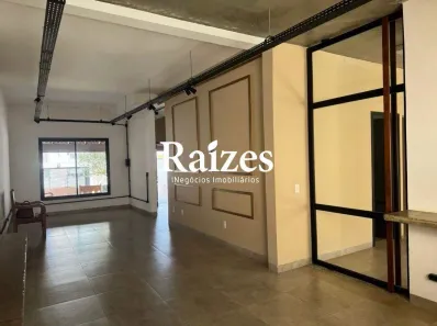 Casa com 3 Quartos para alugar, 230m² no Osvaldo Rezende, Uberlândia