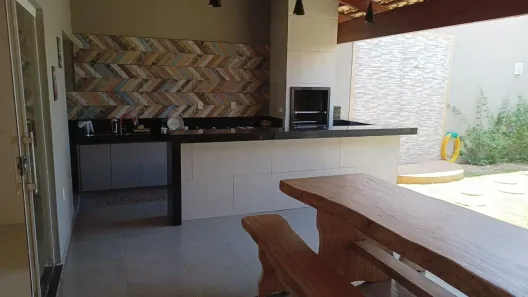 Casa com 3 Quartos à venda, 236m² no Novo Mundo, Uberlândia