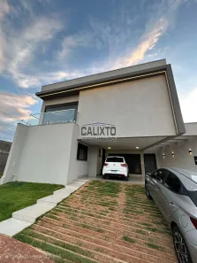 Casa de Condomínio com 4 Quartos à venda, 214m² no Centro, Uberlândia
