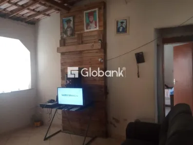 Casa com 3 Quartos à venda, 60m² no Santa Laura, Montes Claros