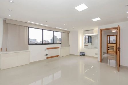Sala Comercial à venda, 120m² no Rio Branco, Porto Alegre