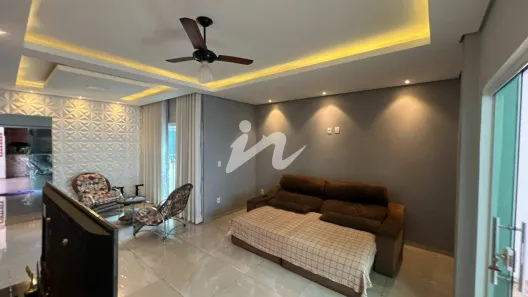 Casa com 3 Quartos à venda, 202m² no Jardim Holanda, Uberlândia