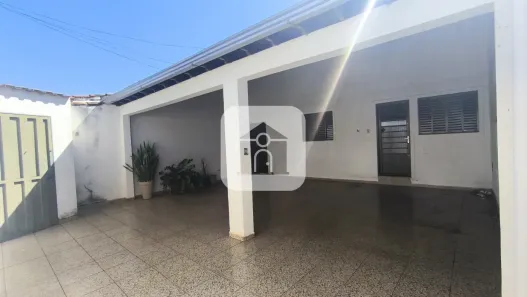 Casa com 5 Quartos para alugar, 170m² no Presidente Roosevelt, Uberlândia
