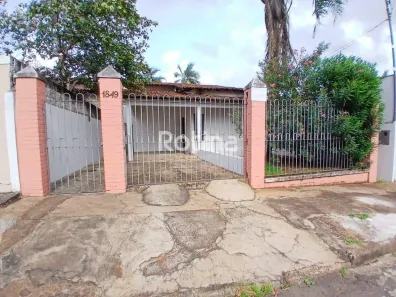 Casa com 3 Quartos para alugar, 85m² no Segismundo Pereira, Uberlândia