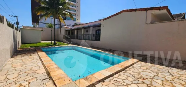 Casa com 5 Quartos para alugar, 300m² no Tabajaras, Uberlândia