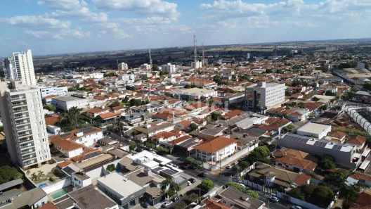 Sobrado com 5 Quartos à venda, 750m² no Centro, Mirassol