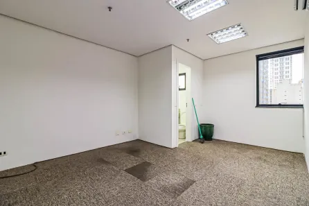 Ponto Comercial para alugar, 246m² no Indianópolis, São Paulo