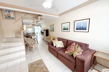 Sobrado com 3 Quartos à venda, 150m² no Caioba, Matinhos