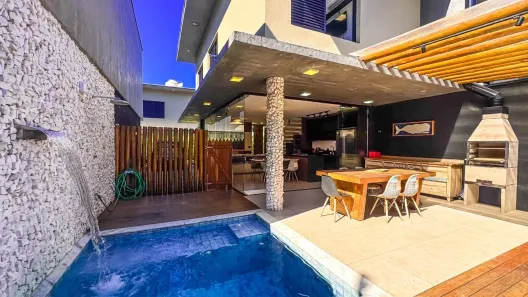 Casa de Condomínio com 3 Quartos à venda, 140m² no Maresias, São Sebastião