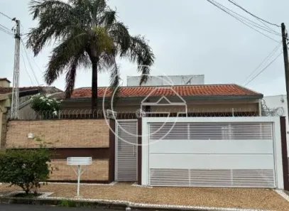 Casa com 3 Quartos à venda, 300m² no Centro, Marília
