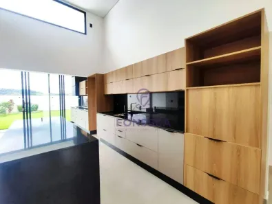 Casa de Condomínio com 3 Quartos à venda, 180m² no Residencial Astúrias, Pouso Alegre