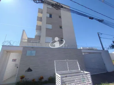 Apartamento com 2 Quartos para alugar, 81m² no Novo Mundo, Uberlândia