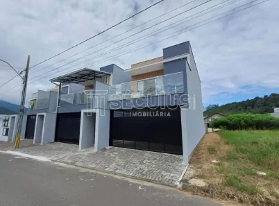 Casa com 3 Quartos à venda, 135m² no Barra do Rio Cerro, Jaraguá do Sul