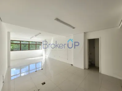 Sala Comercial para alugar, 50m² no Centro Histórico, Porto Alegre