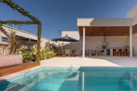 Casa de Condomínio com 4 Quartos à venda, 150m² no Jardim Vitória, Goiânia