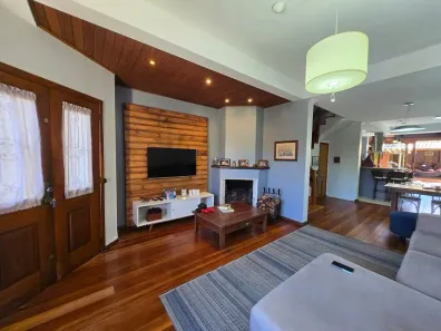 Casa com 3 Quartos à venda, 150m² no Espírito Santo, Porto Alegre