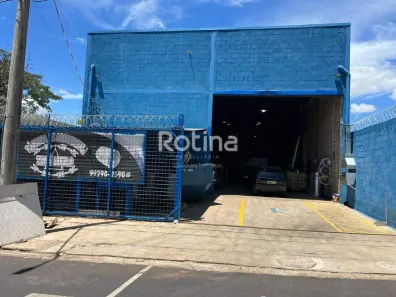 Galpão/Depósito/Armazém para alugar, 300m² no Santa Rosa, Uberlândia