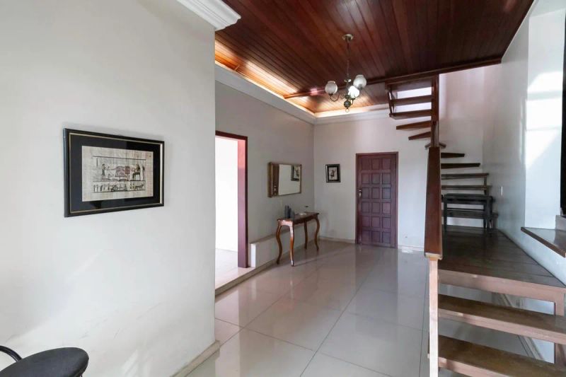 Casa com 4 quartos — Caiçaras, Belo Horizonte