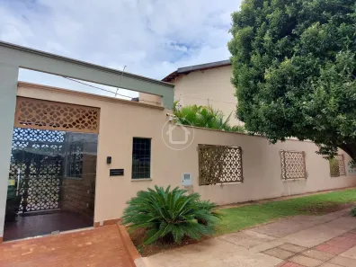 Sobrado com 3 Quartos à venda, 104m² no Tiradentes, Campo Grande